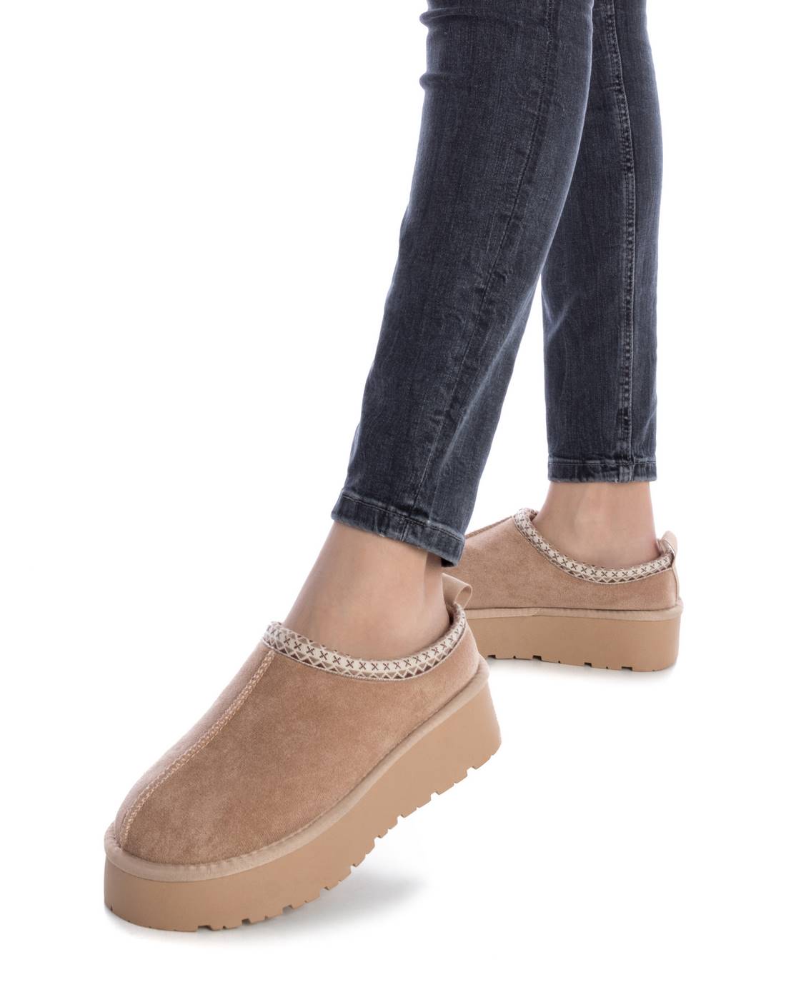 XTI Lightweight Faux Suede Platform