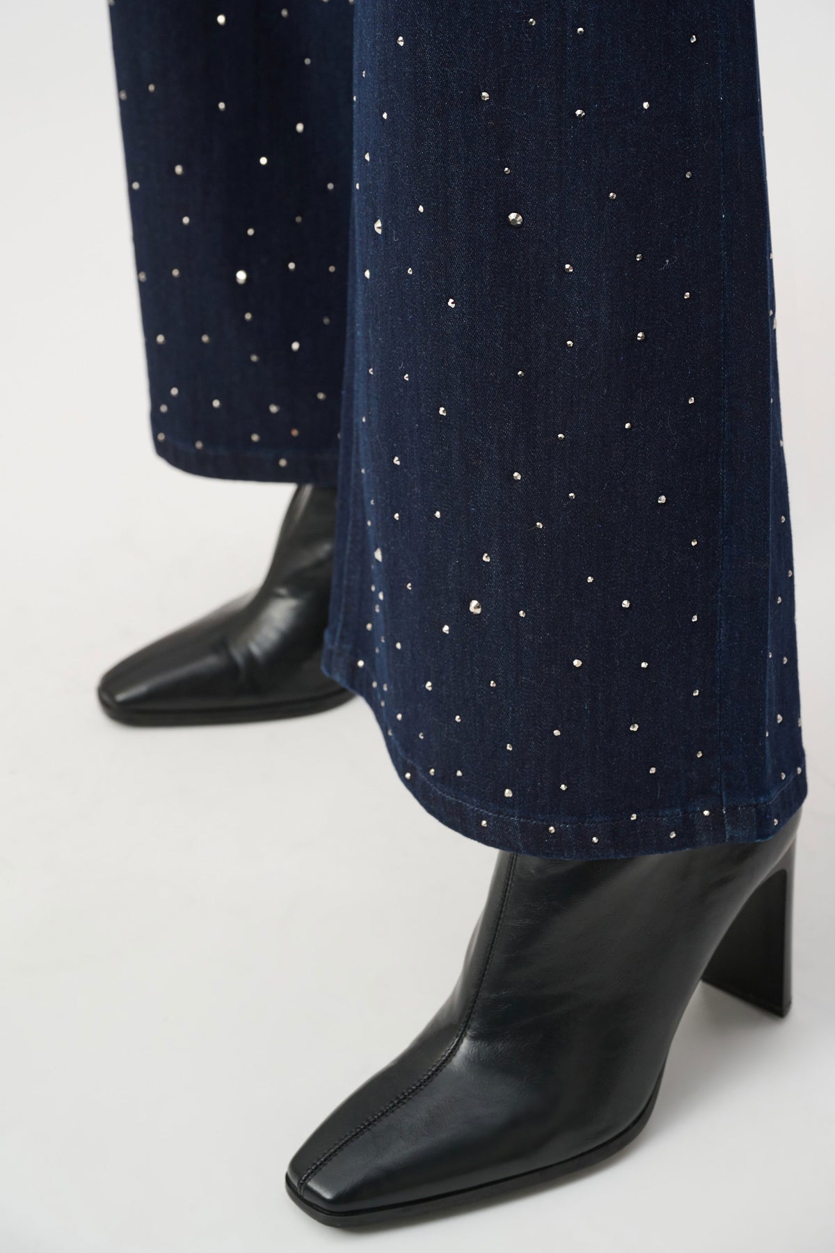 Joseph Ribkoff embellished Featherweave denim jeans