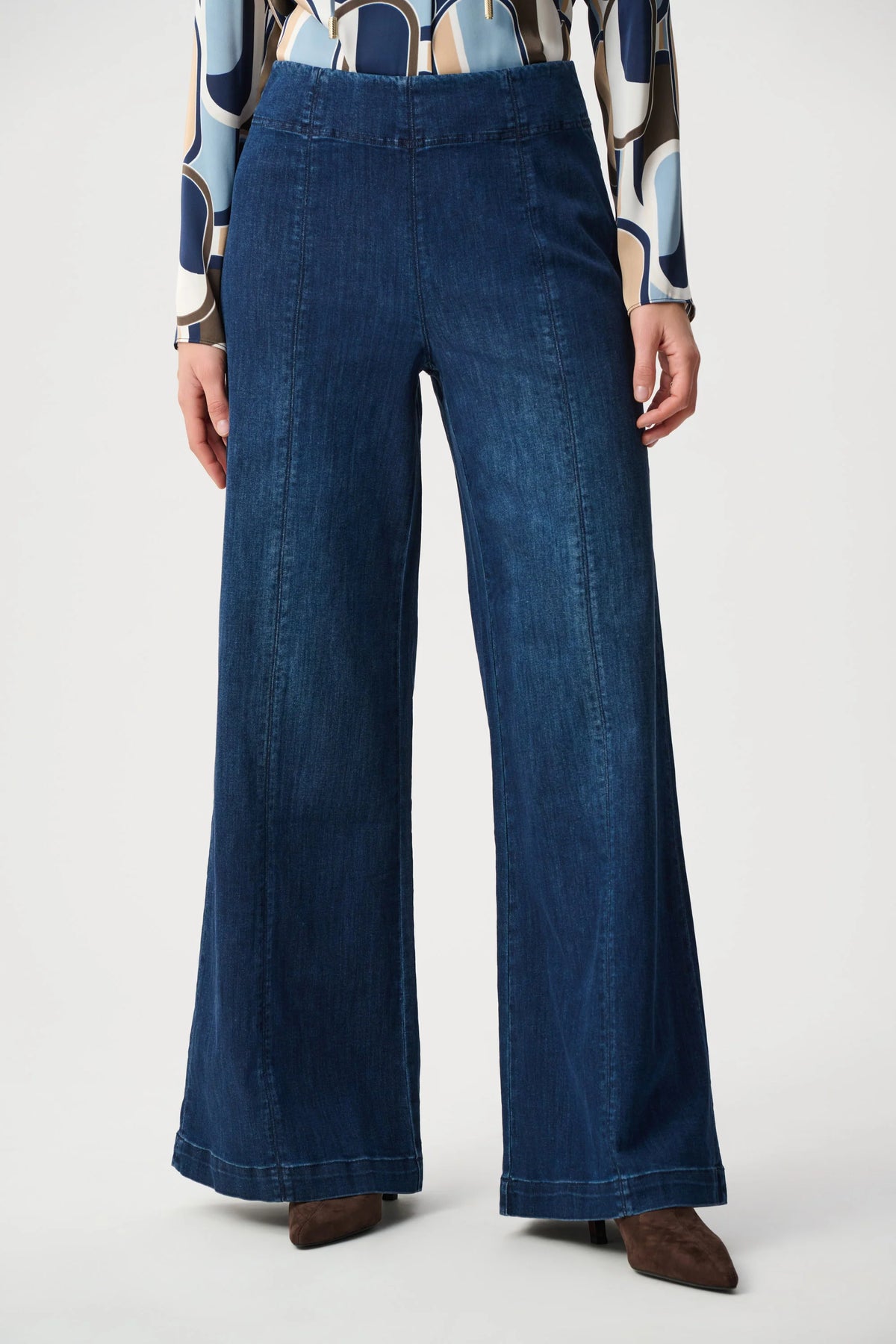 Close-up of waistband and pocket details on Joseph Ribkoff Featherweave Palazzo High-Rise Jeans in Dark Denim Blue, style 263901
