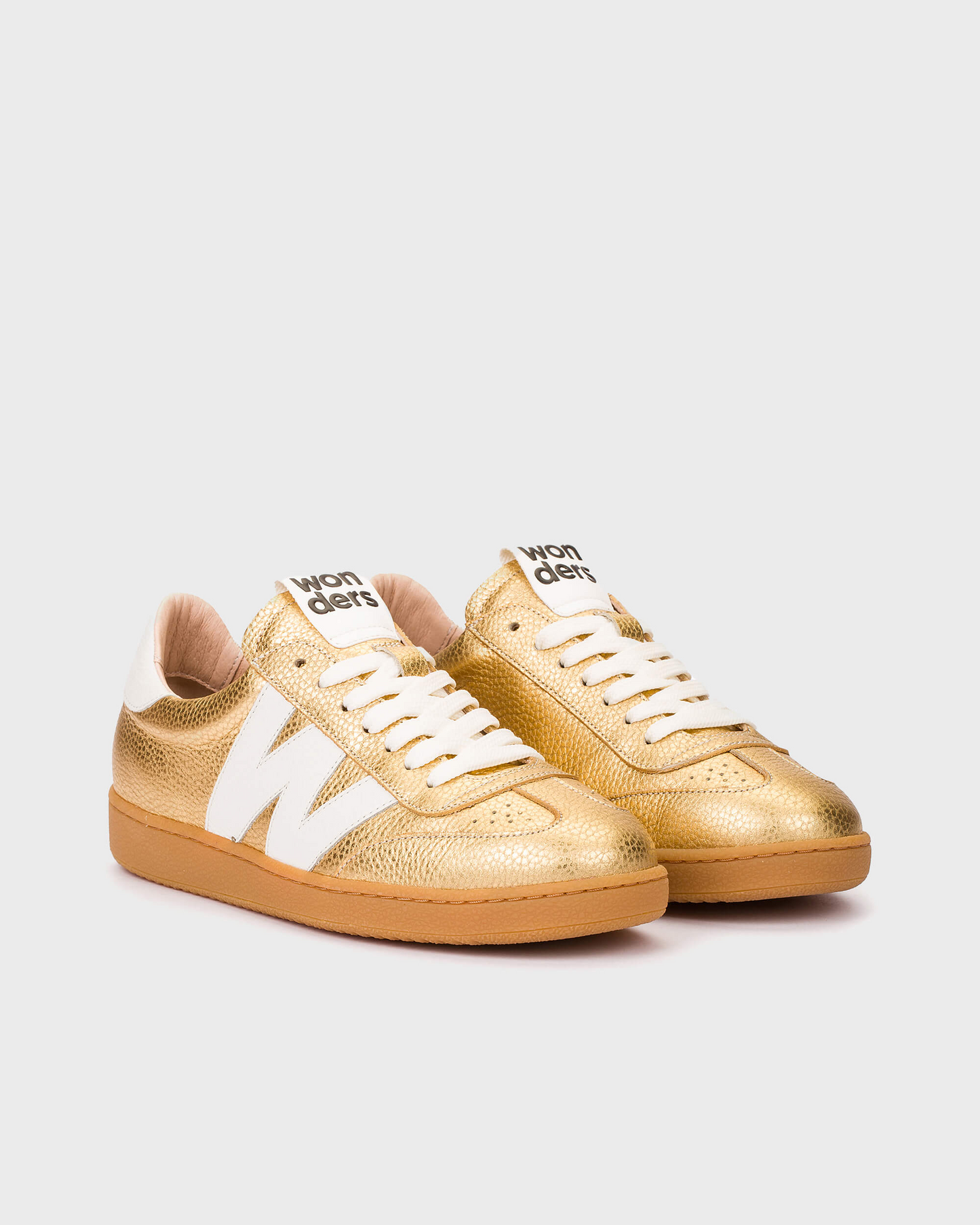 AP-2001 trainers
