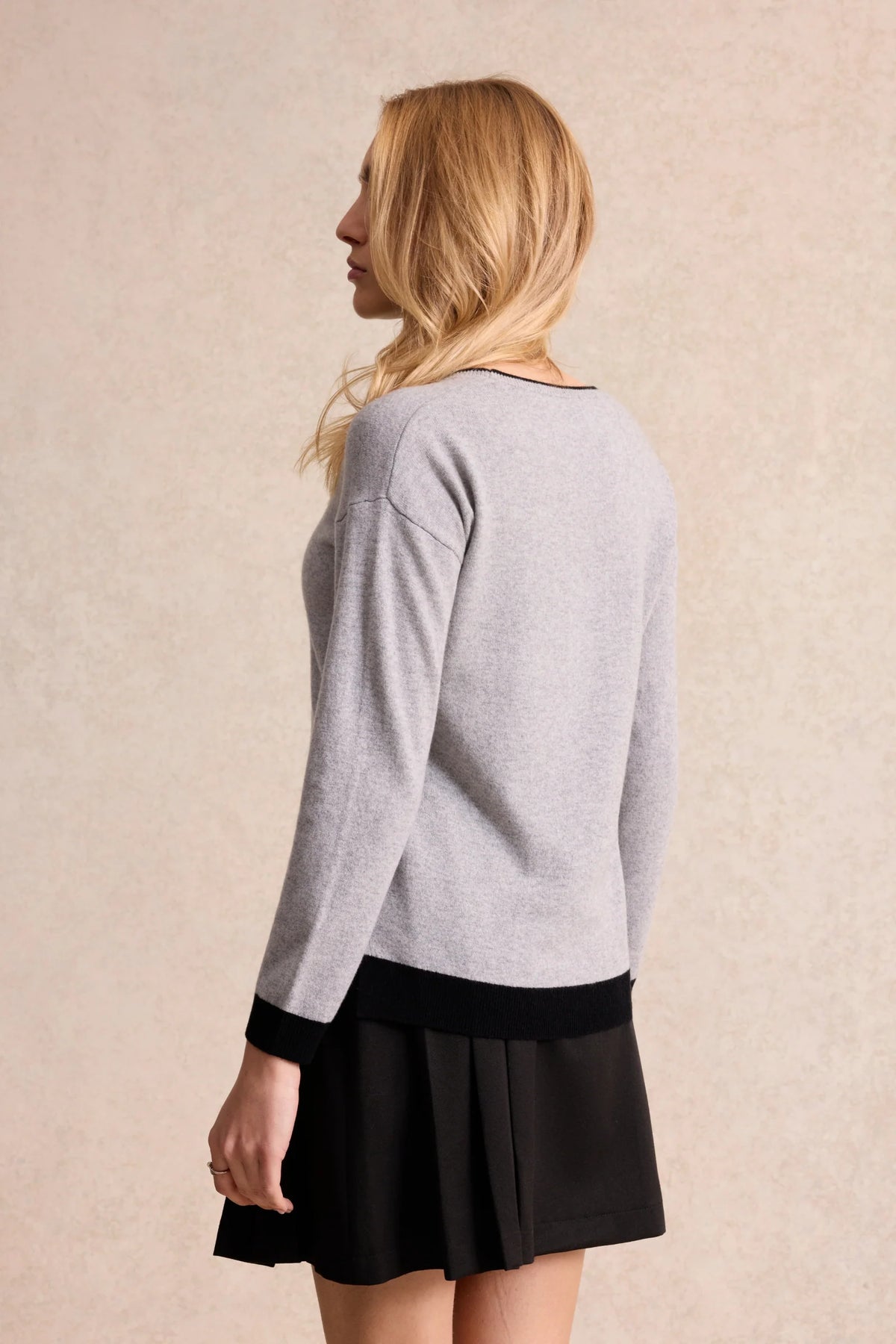 Leo & Ugo Romy Grey sweater back view