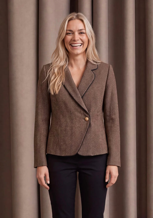 I SAY Oda Blazer in Brown Herringbone front view