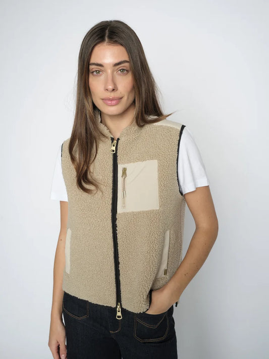 Mos Mosh MMRowe Eli Teddy vest Feather Gray Front model