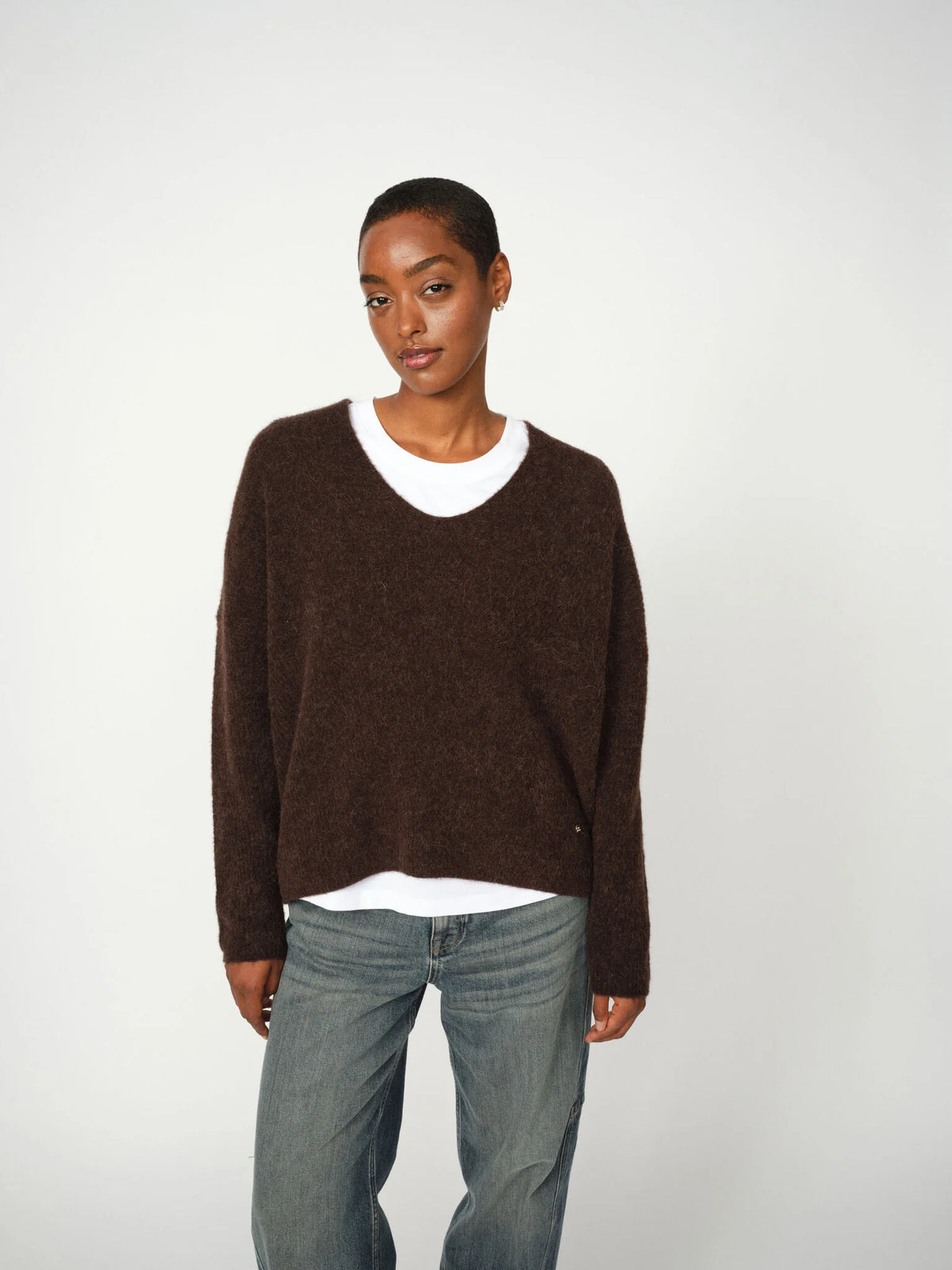 Mos Mosh MMthora V neck knit delicoso worn by model