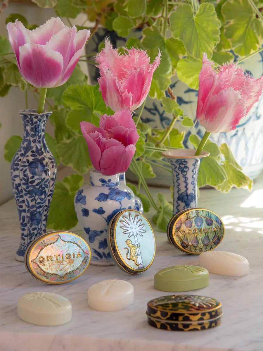 Ambra Nera Soap In Tin