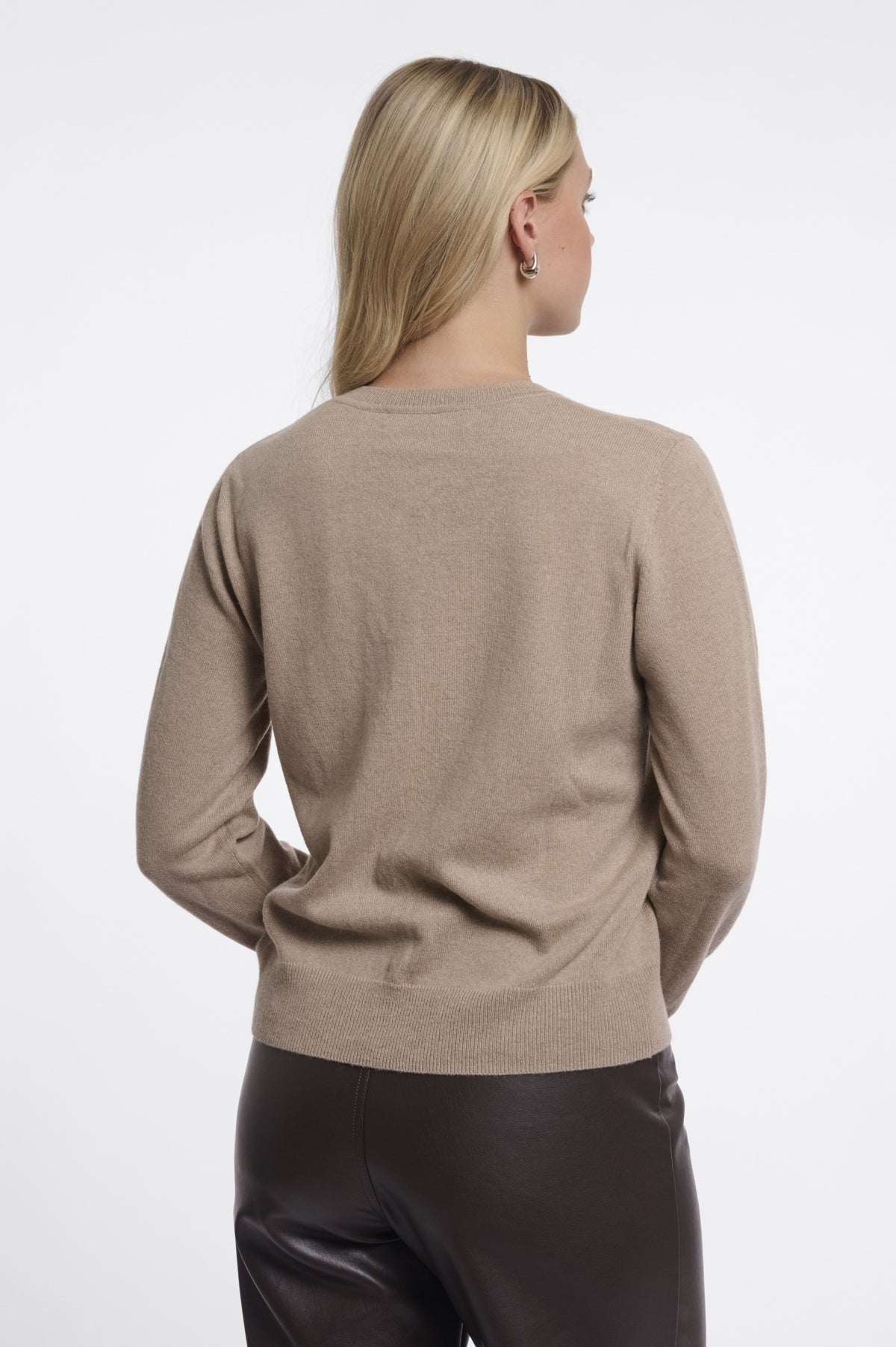 Rino & Pelle Jager knitwear back view sand
