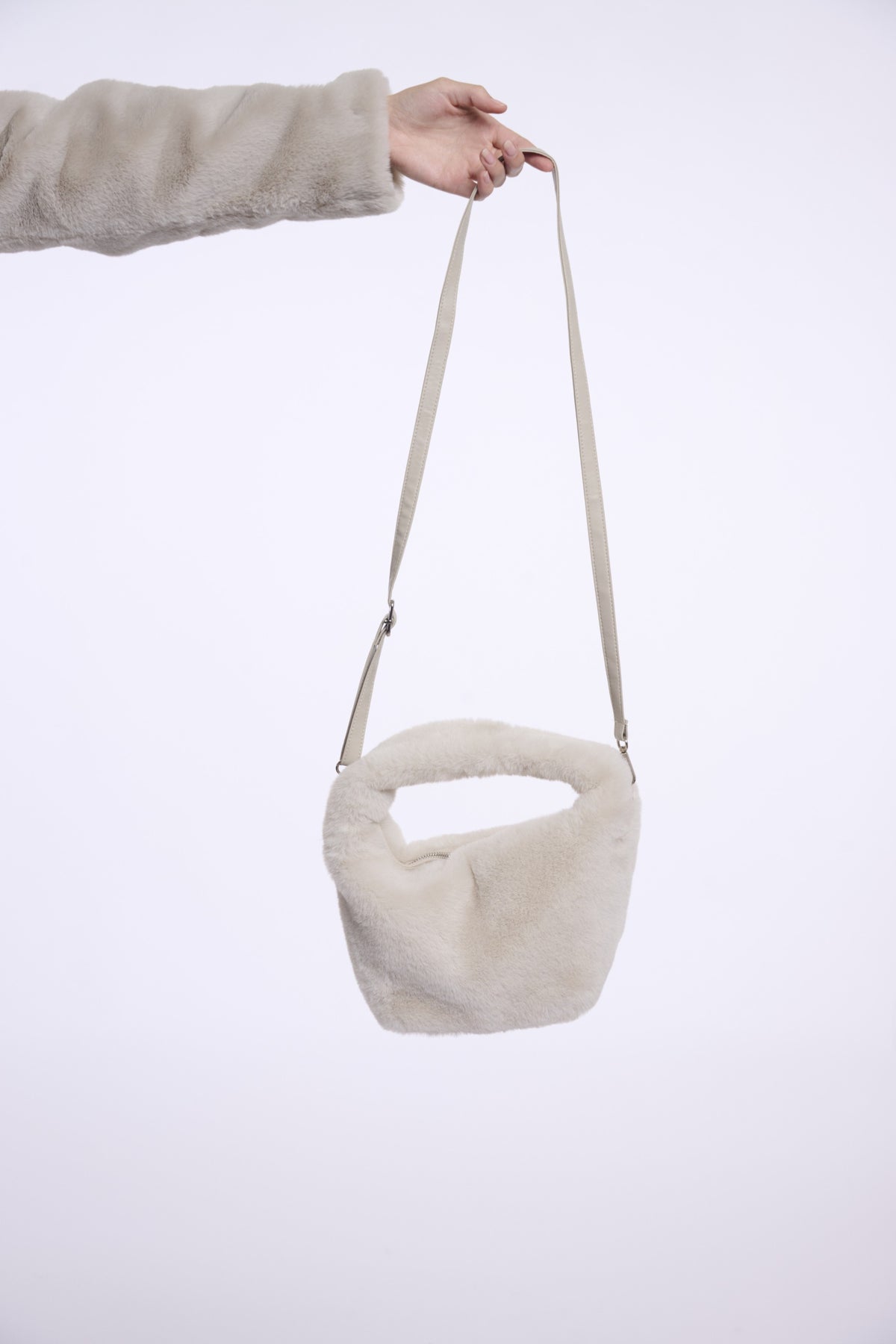 Rino & Pelle Cheryl bag with secure zip closure birch