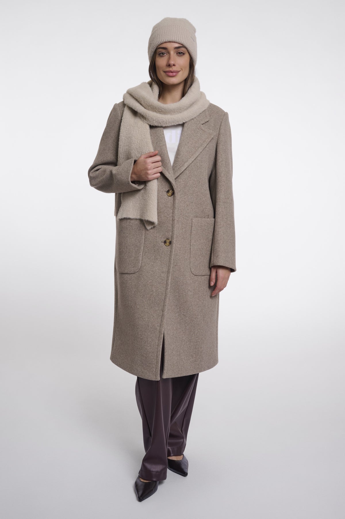 Rino & Pelle Otus soft neutral scarf stone