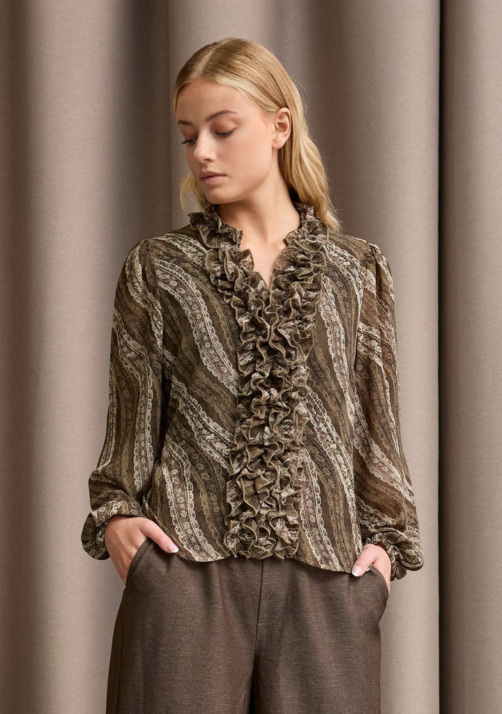 Vibse Ruffle Blouse