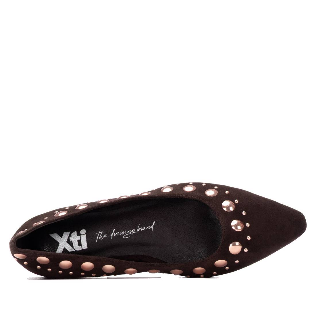 Top view of XTI 14622303 Brown ballerina flat showing upper and fastening