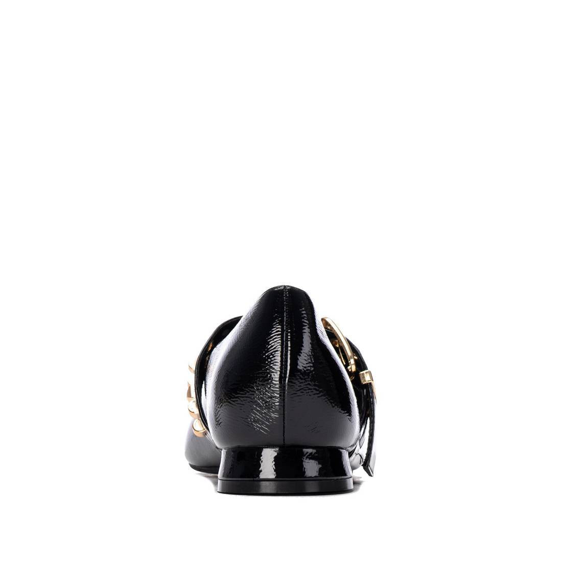 XTI 14641801 Black loafer opposite side profile