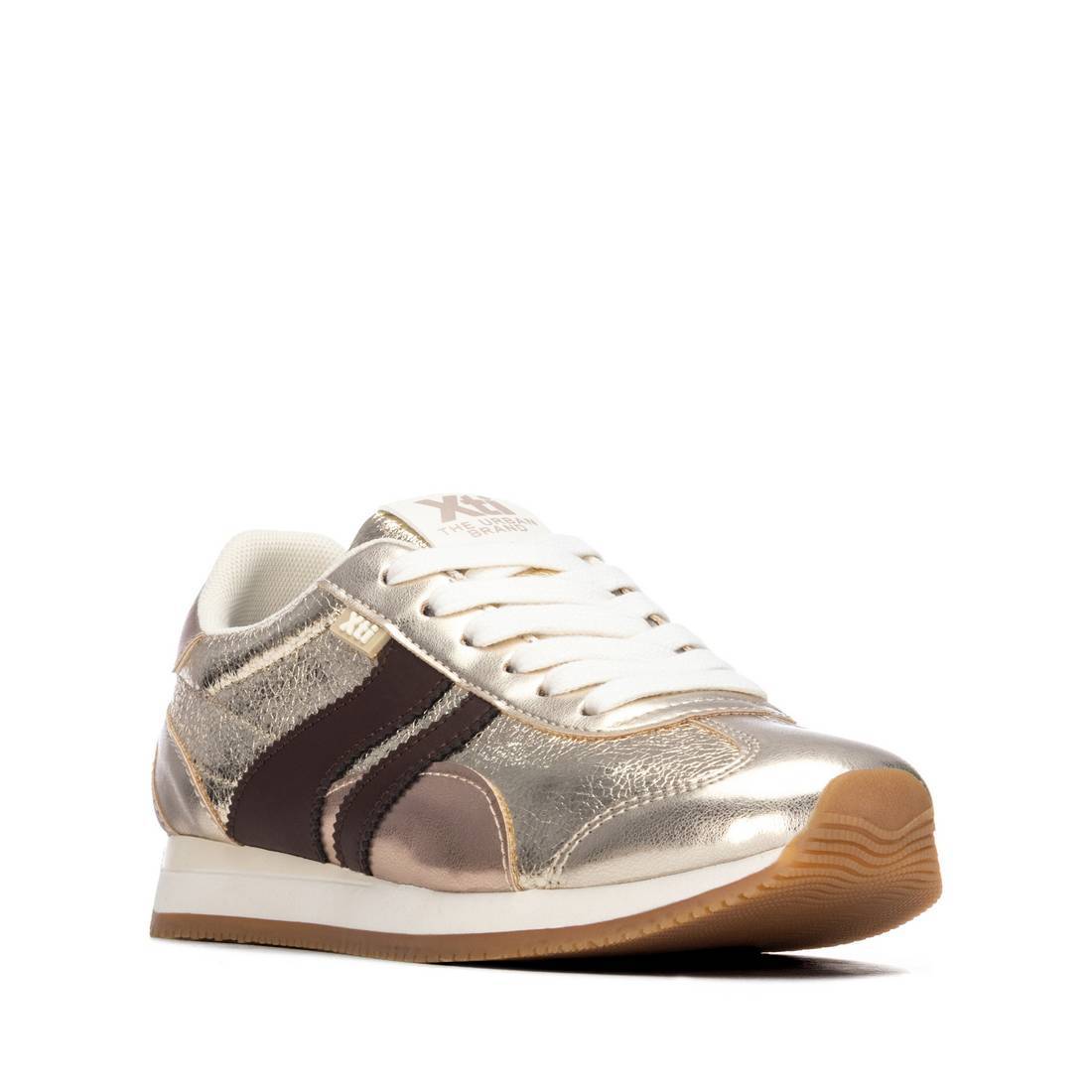 XTI Sneaker 14627503 in Gold three-quarter front view