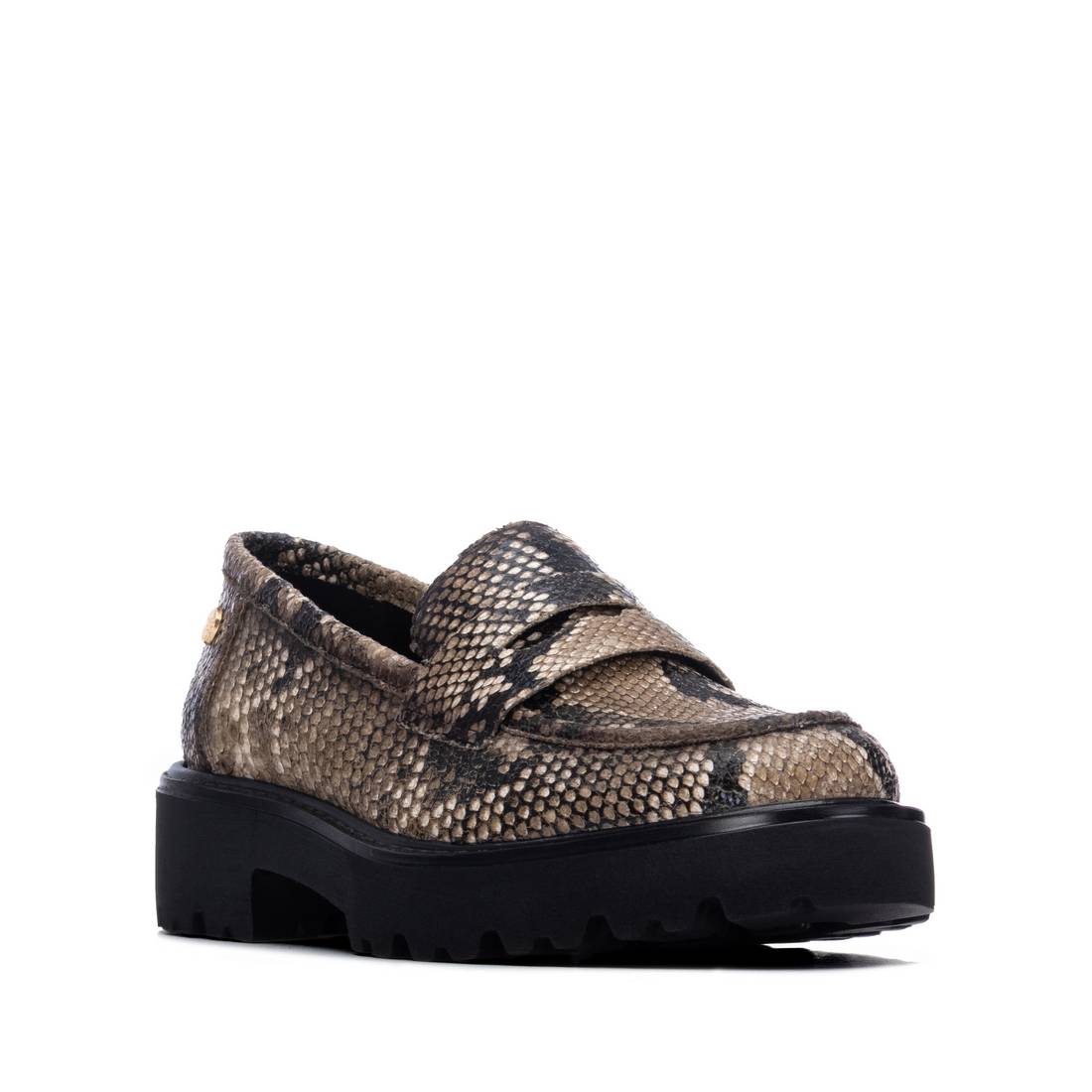 XTI Loafer 14625501 in Snake Print three-quarter front view