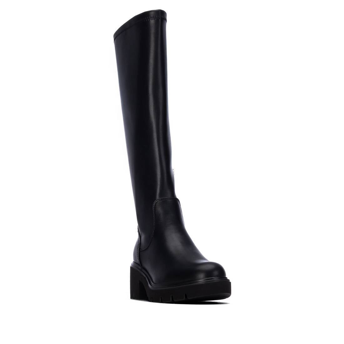 XTI women’s black boot three-quarter view