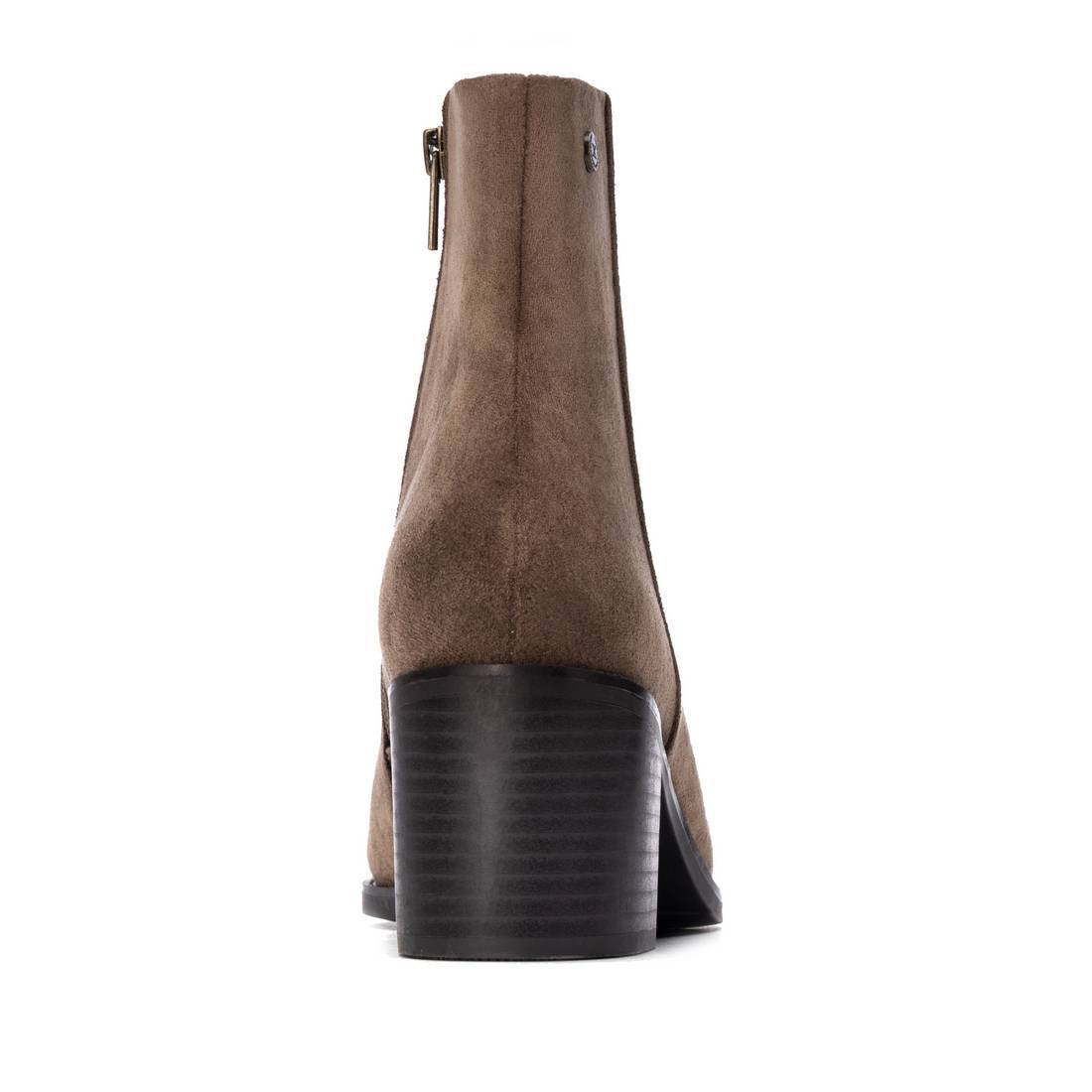 Close-up of sole and heel on XTI 14650903 in Taupe