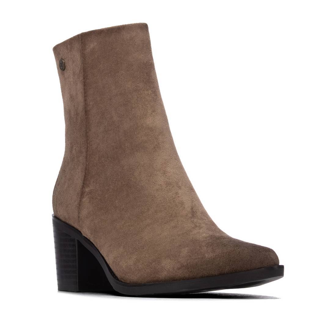 XTI Ankle Boot 14650903 in Taupe three-quarter front view