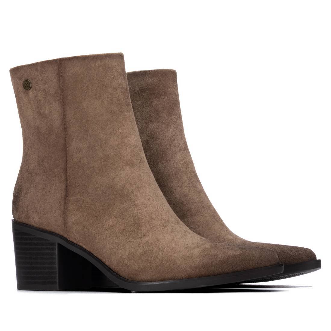 XTI Ankle Boot style 14650903 in Taupe side profile