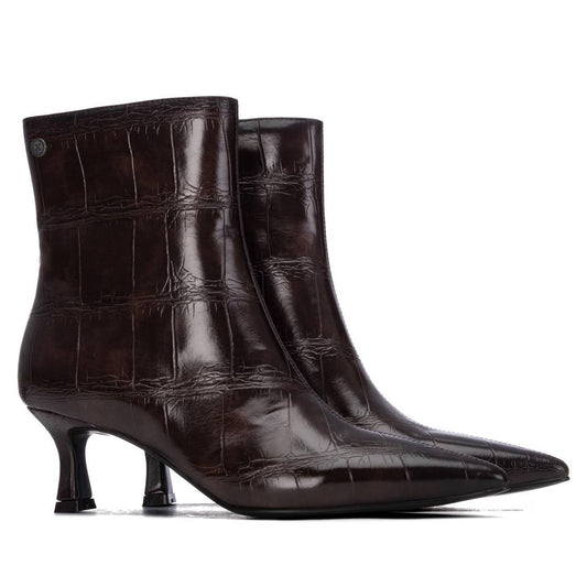 XTI Ankle Boot style 14621803 in Brown side profile