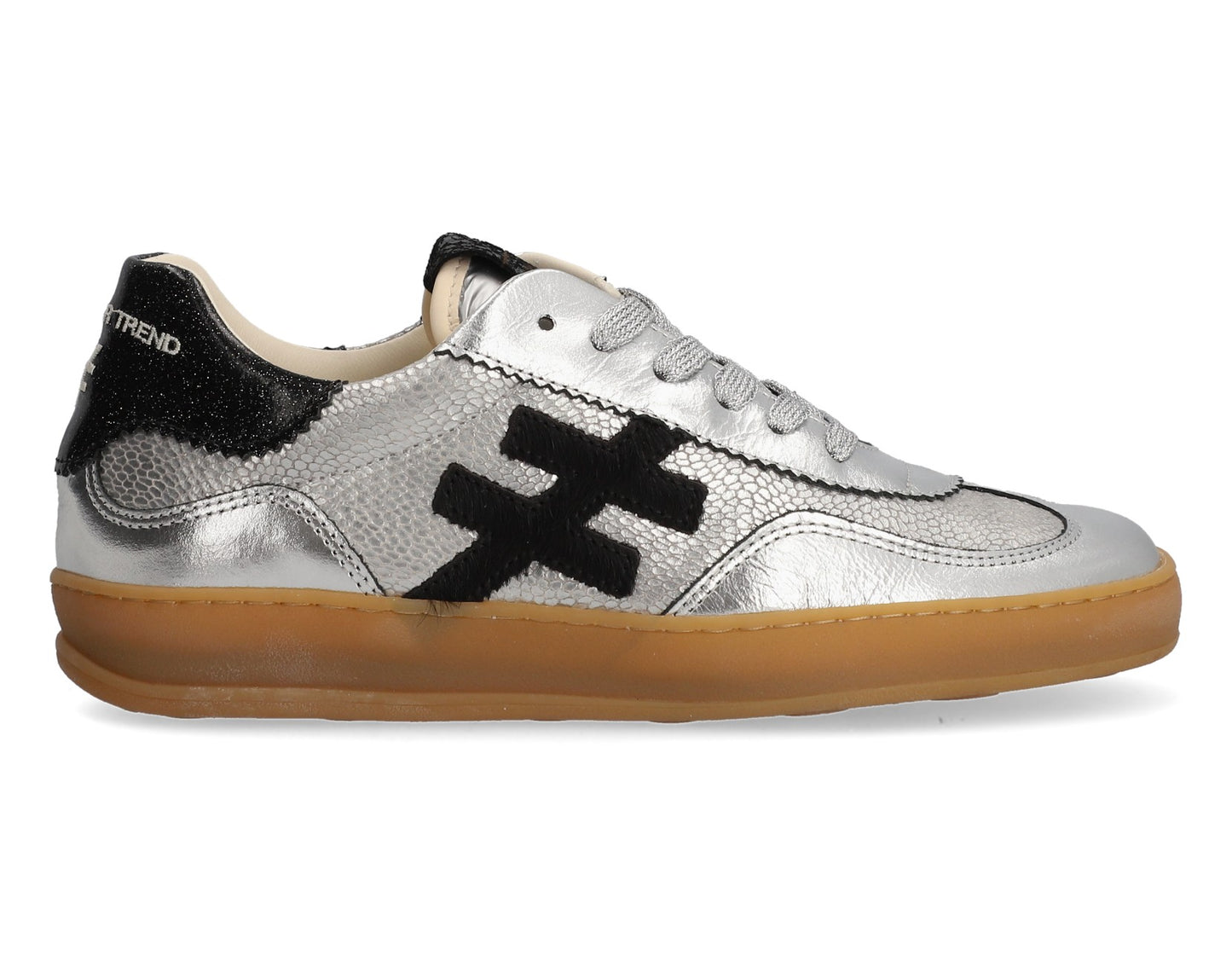 A032 trainer ss26