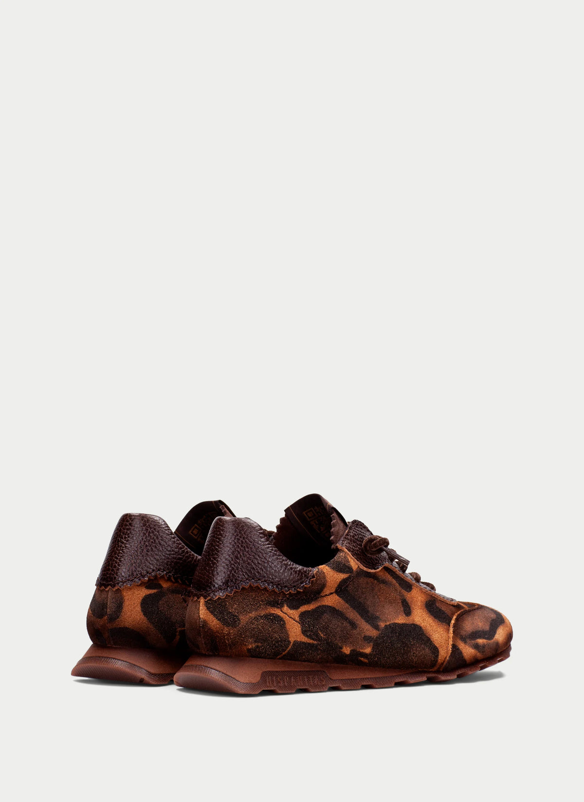 Zinnia Giraffe Trainer